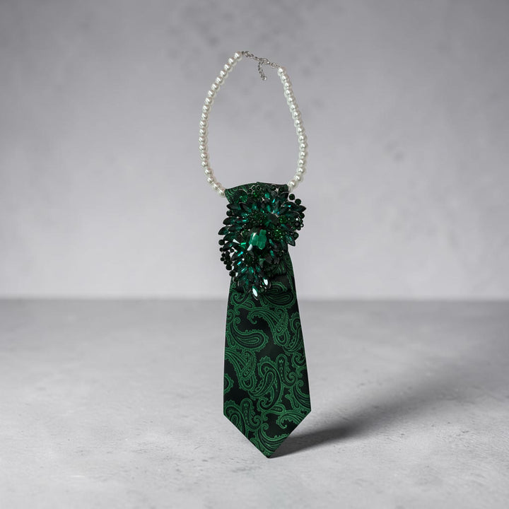 Pearl Necklace Tie